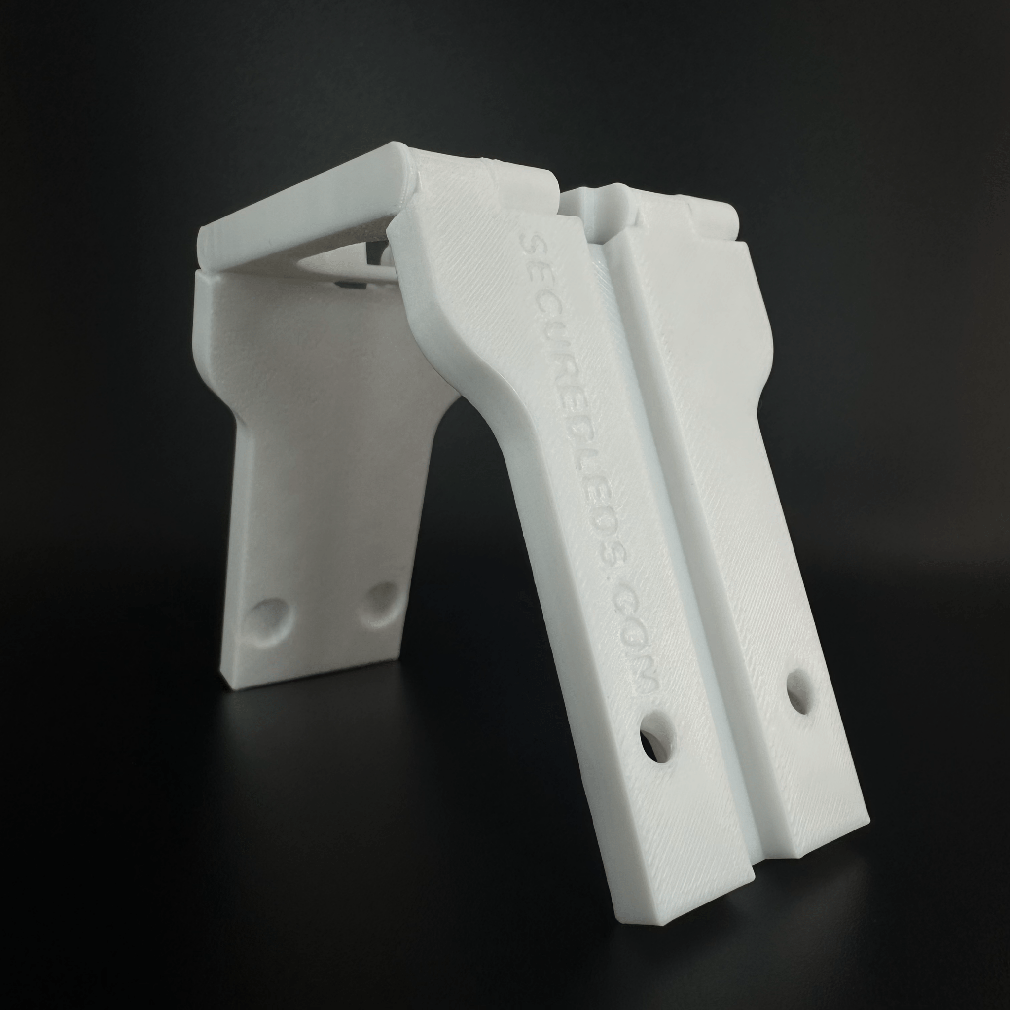 Peak Hinge: Slim Pro - Secured LEDs - P05PHSPW01PK - White - standing upright without light